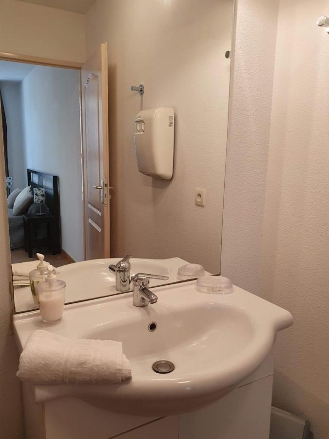 Joli Appartement T2 Dans Residence Avec Piscine, Hammam Et Parking Gratuits Carcassonne Exterior foto